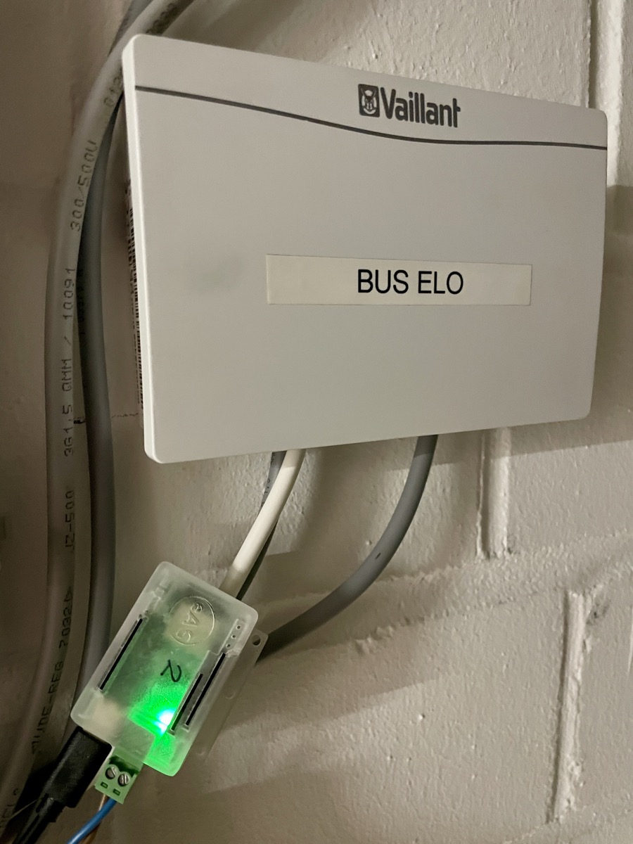 eBUS Adapter Shield v5 am Vaillant VR 32 B Buskoppler